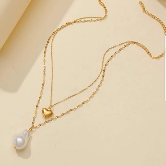 *Hollis* Heart Charm and Pearl necklace - Picture 3 of 3